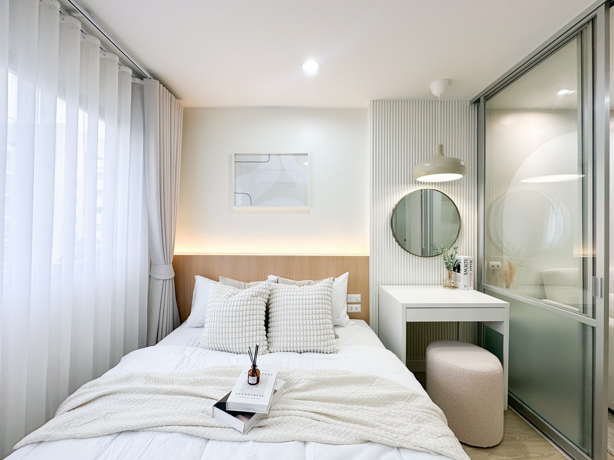 For SaleCondoKaset Nawamin,Ladplakao : Lumphini Ram Inthra-Lat Pla Khao 2, beautiful room with new furniture