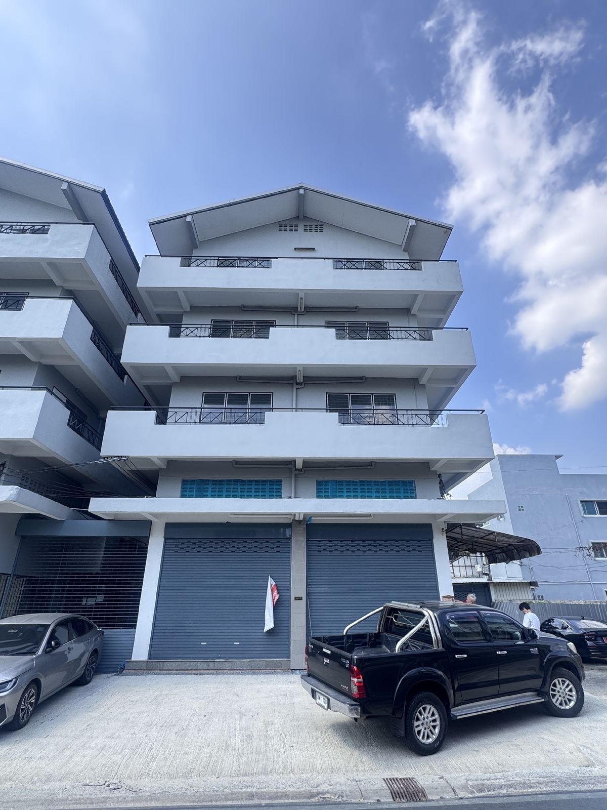 For RentShop HouseYothinpattana,CDC : For rent: Warehouse, commercial building, 4 floors, right corner, total area 500 sq m., vacant, ready to move in🎉