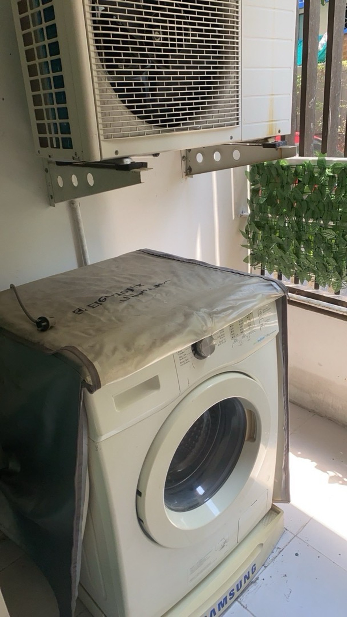 ให้เช่าคอนโดพัฒนาการ ศรีนครินทร์ : 🚩9,000.-Newค่ะ ห้องพร้อมอยู่ Element Srinakarin  1 น 1 น้ำ ขนาด 30 ตร.ม.  ห้องสวย อยู่สบาย  มีเครื่องซักผ้า   ติดต่อป้าแหม่ม Tel/Line : 0992982923 Jim3/1/15