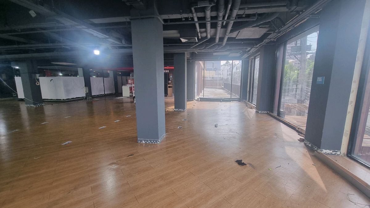 For RentRetail SpaceSukhumvit, Asoke, Thonglor : BTS Phrom Phong, rent a large area of ​​767.32 square meters, 750 baht per square meter