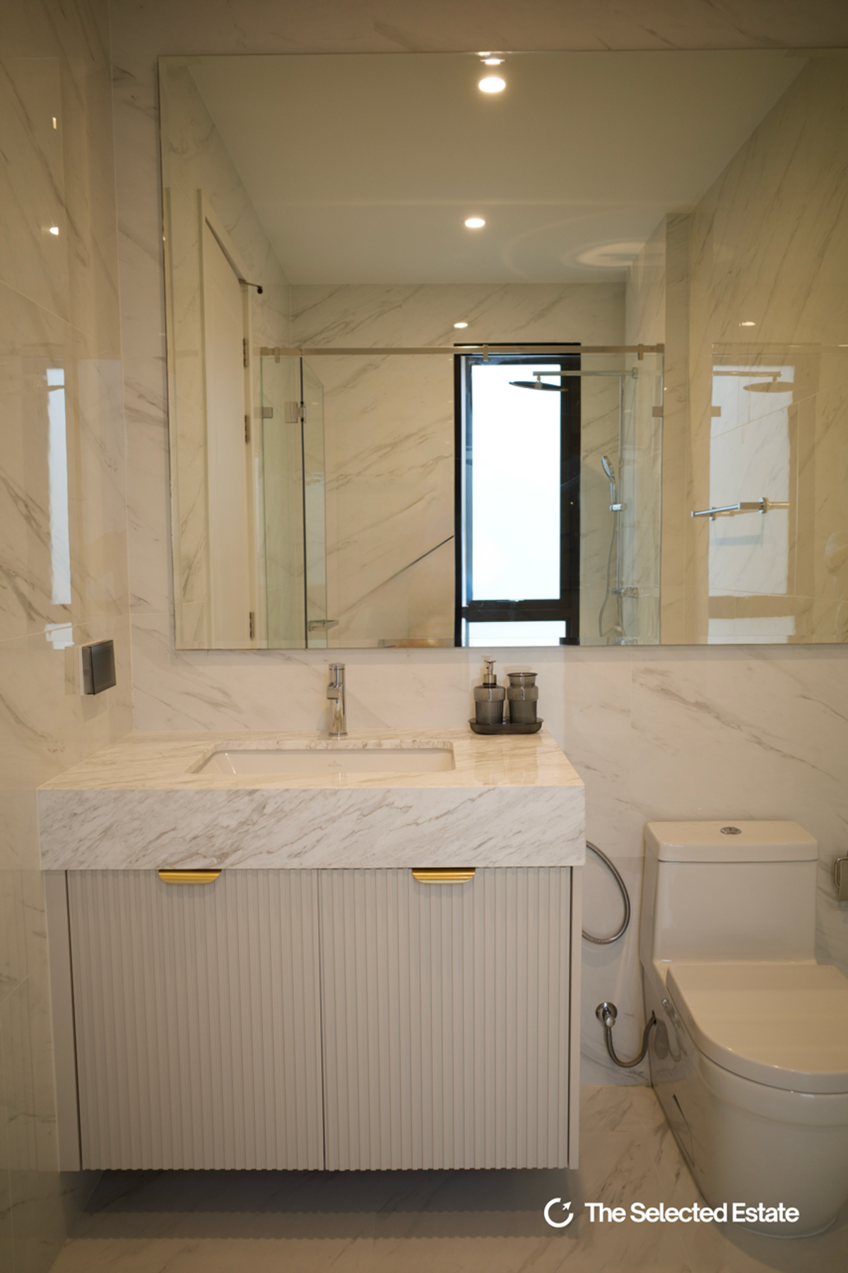 HousePattanakan, Srinakarin : 📍Sale & Amp; Ret: 5 Bedrooms | 6 Bathrooms - 705 SQM | 120 SQ.WA: RENT 800,000 THB/Month - Sale 85 MB