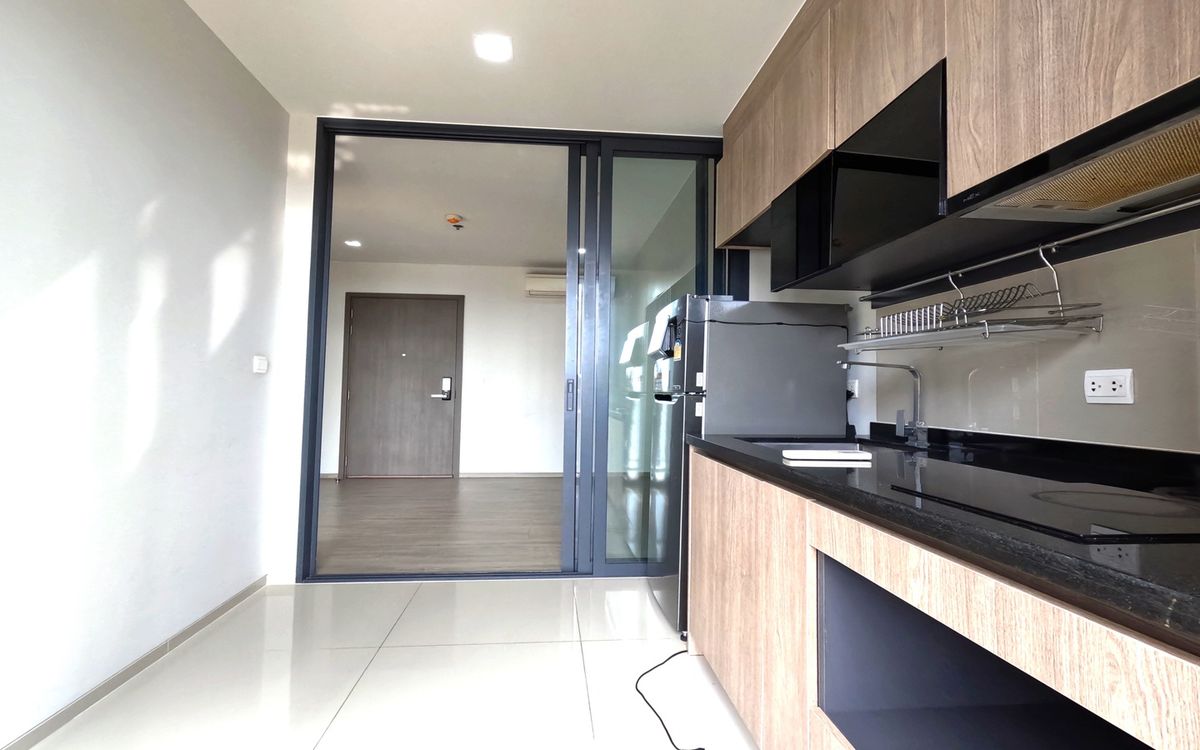 ขายคอนโดบางซื่อ วงศ์สว่าง เตาปูน : ขายคอนโด The Line วงศ์สว่าง ชั้นสูง วิวสวย พร้อมส่วนกลางครบ  ราคาต่ำกว่าตลาด! ใกล้ MRT วงศ์สว่าง เหมาะซื้ออยู่เองหรือลงทุน