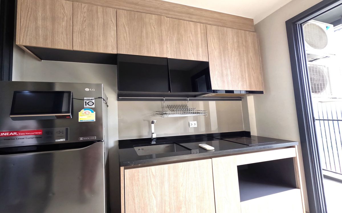 ขายคอนโดบางซื่อ วงศ์สว่าง เตาปูน : ขายคอนโด The Line วงศ์สว่าง ชั้นสูง วิวสวย พร้อมส่วนกลางครบ  ราคาต่ำกว่าตลาด! ใกล้ MRT วงศ์สว่าง เหมาะซื้ออยู่เองหรือลงทุน