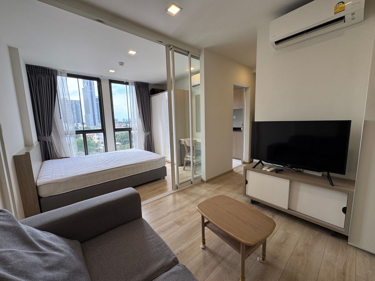 For SaleCondoOnnut, Udomsuk : The best price, near BTS Onnut, with a renter, worth the investment.
