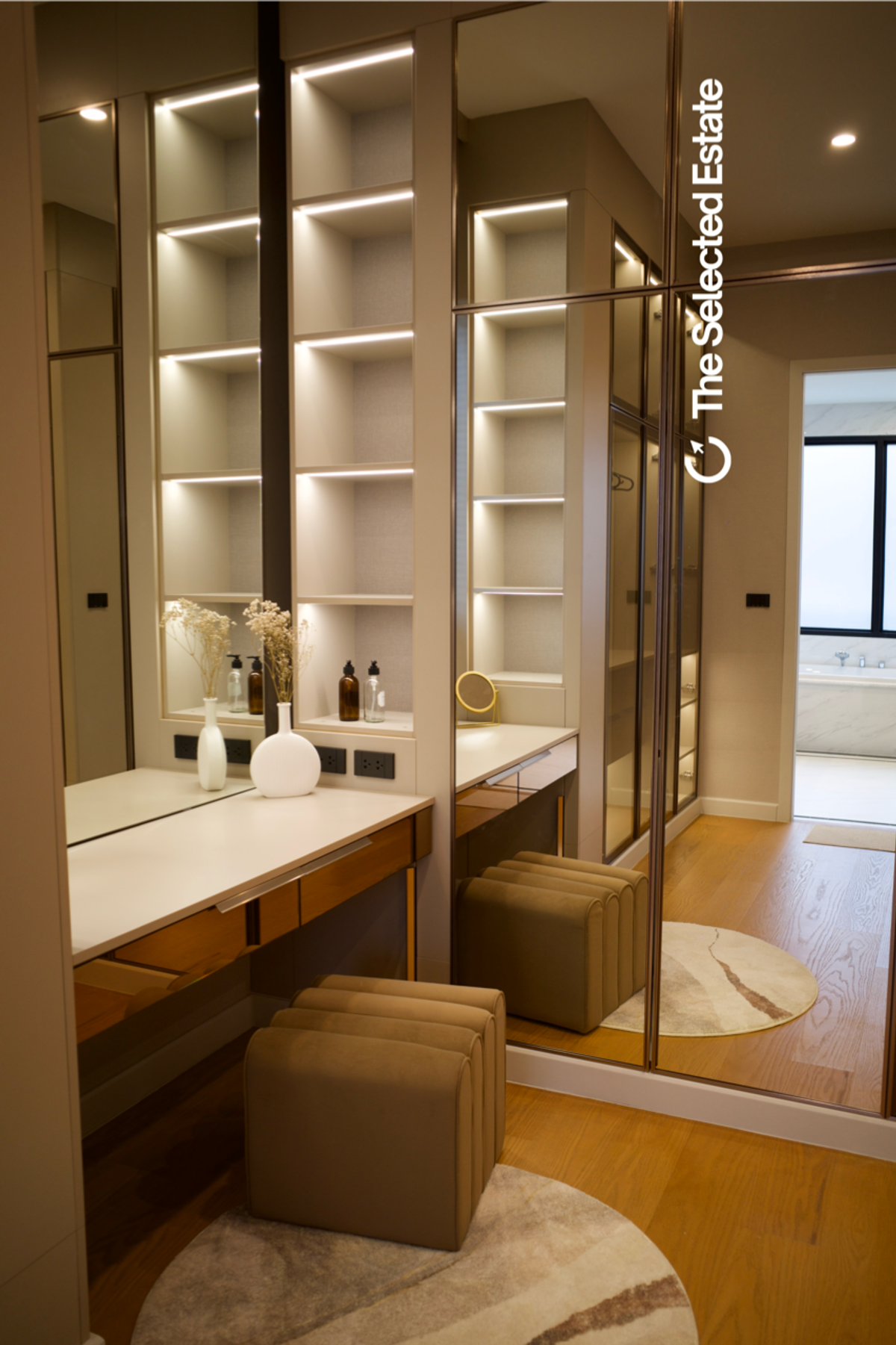 HousePattanakan, Srinakarin : 📍Sale & Amp; Ret: 5 Bedrooms | 6 Bathrooms - 705 SQM | 120 SQ.WA: RENT 800,000 THB/Month - Sale 85 MB