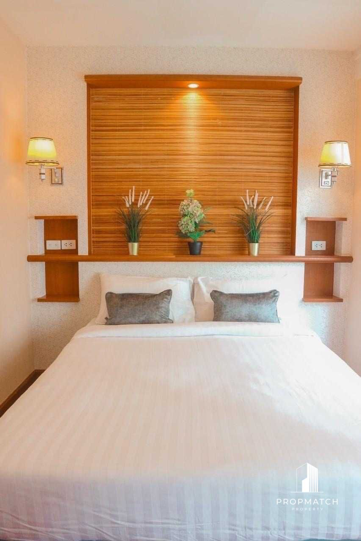 For RentCondoWitthayu, Chidlom, Langsuan, Ploenchit : ⚡️flash deal⚡️Langsuan Ville (2BED 2BATH 160 SQM.) High floor. Very beautiful view !! Rent only 70,000 baht !! Tel.0981315848 @PropMatch
