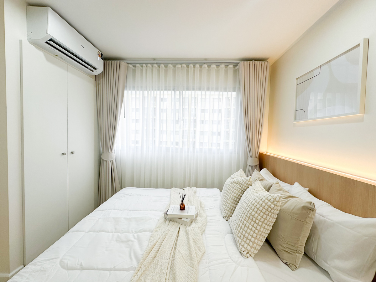 For SaleCondoKaset Nawamin,Ladplakao : Lumphini Ram Inthra-Lat Pla Khao 2, beautiful room with new furniture