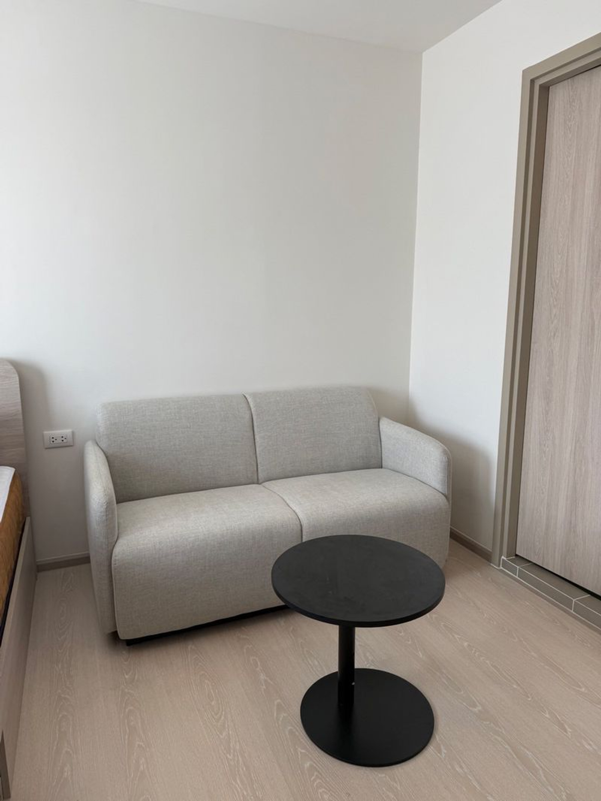 ให้เช่าคอนโดลาดกระบัง สุวรรณภูมิ : ให้เช่า คอนโด Dcondo Air #ดีคอนโดแอร์ลาดกระบัง  ห้องใหม่ เฟอร์นิเจอร์ และเครื่องใช้ไฟฟ้าครบ ตึก A ชั้น 5 ขนาด 25 ตารางเมตร ตกแต่งสวย ทิศใต้ แดดไม่ร้อน วิวธรรมชาติ