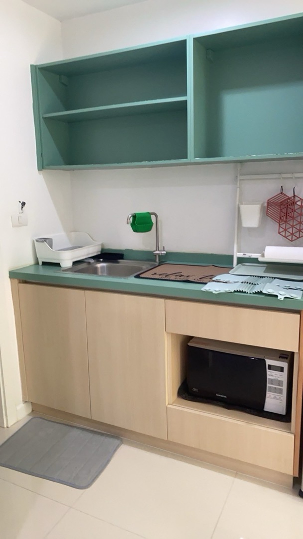 ให้เช่าคอนโดพัฒนาการ ศรีนครินทร์ : 🚩9,000.-Newค่ะ ห้องพร้อมอยู่ Element Srinakarin  1 น 1 น้ำ ขนาด 30 ตร.ม.  ห้องสวย อยู่สบาย  มีเครื่องซักผ้า   ติดต่อป้าแหม่ม Tel/Line : 0992982923 Jim3/1/15