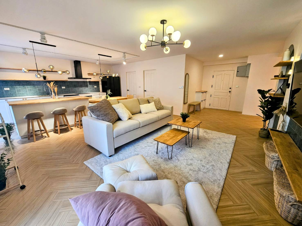 For RentCondoSukhumvit, Asoke, Thonglor : 💥For Rent💥Condo Saranjai Mansion. 3 Beds 2 Baths, 150 sq.m. Near BTS Nana 250 m.