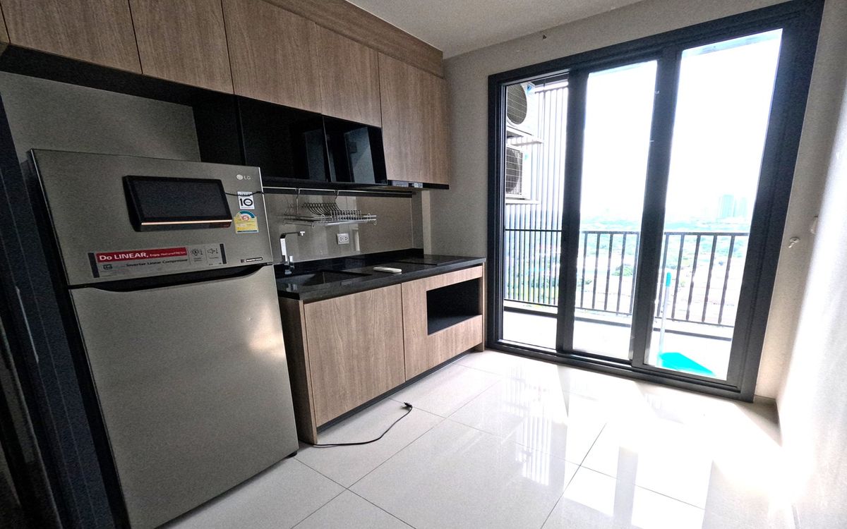 ขายคอนโดบางซื่อ วงศ์สว่าง เตาปูน : ขายคอนโด The Line วงศ์สว่าง ชั้นสูง วิวสวย พร้อมส่วนกลางครบ  ราคาต่ำกว่าตลาด! ใกล้ MRT วงศ์สว่าง เหมาะซื้ออยู่เองหรือลงทุน