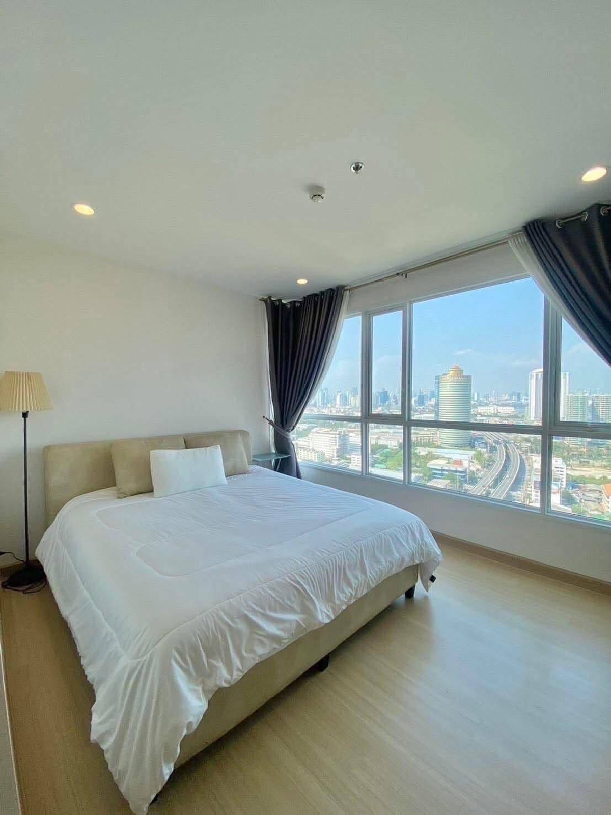 For SaleCondoRama3 (Riverside),Satupadit : For Sell 2 BED Supalai Riva Grand area 111 SQ.M. There are many rooms to choose from.