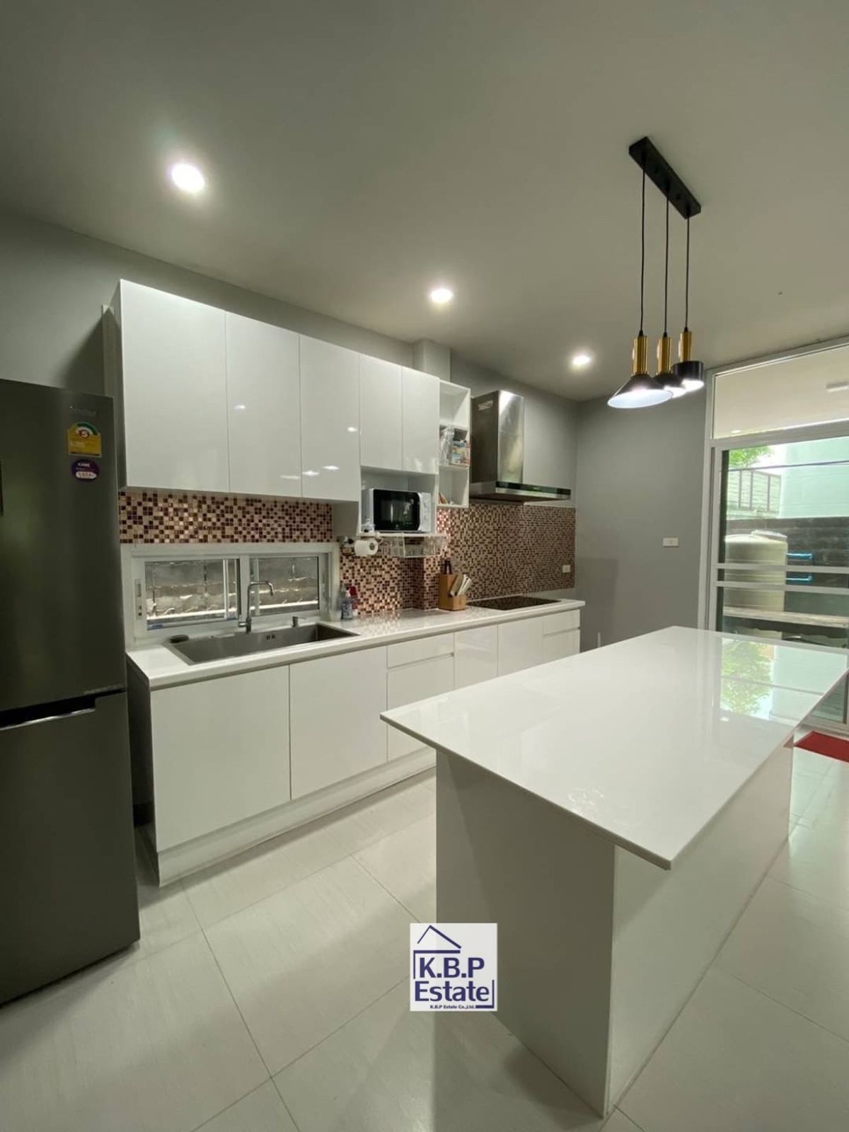 For RentTownhomeSukhumvit, Asoke, Thonglor : For RENT Single House Sukhumvit 49 (Thonglor Area) Fully Furniture Type 3 Beds 3 Baths +1MAID Room