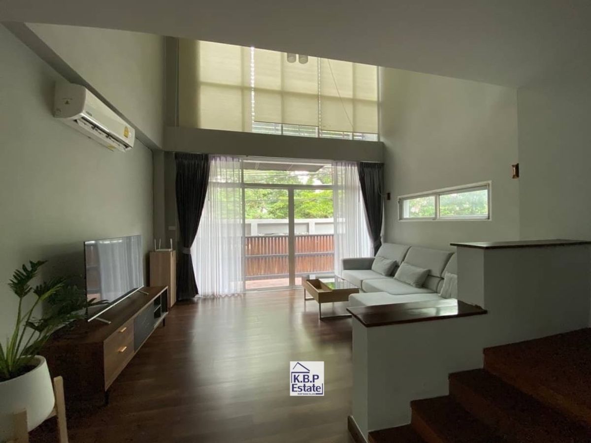For RentTownhomeSukhumvit, Asoke, Thonglor : For RENT Single House Sukhumvit 49 (Thonglor Area) Fully Furniture Type 3 Beds 3 Baths +1MAID Room