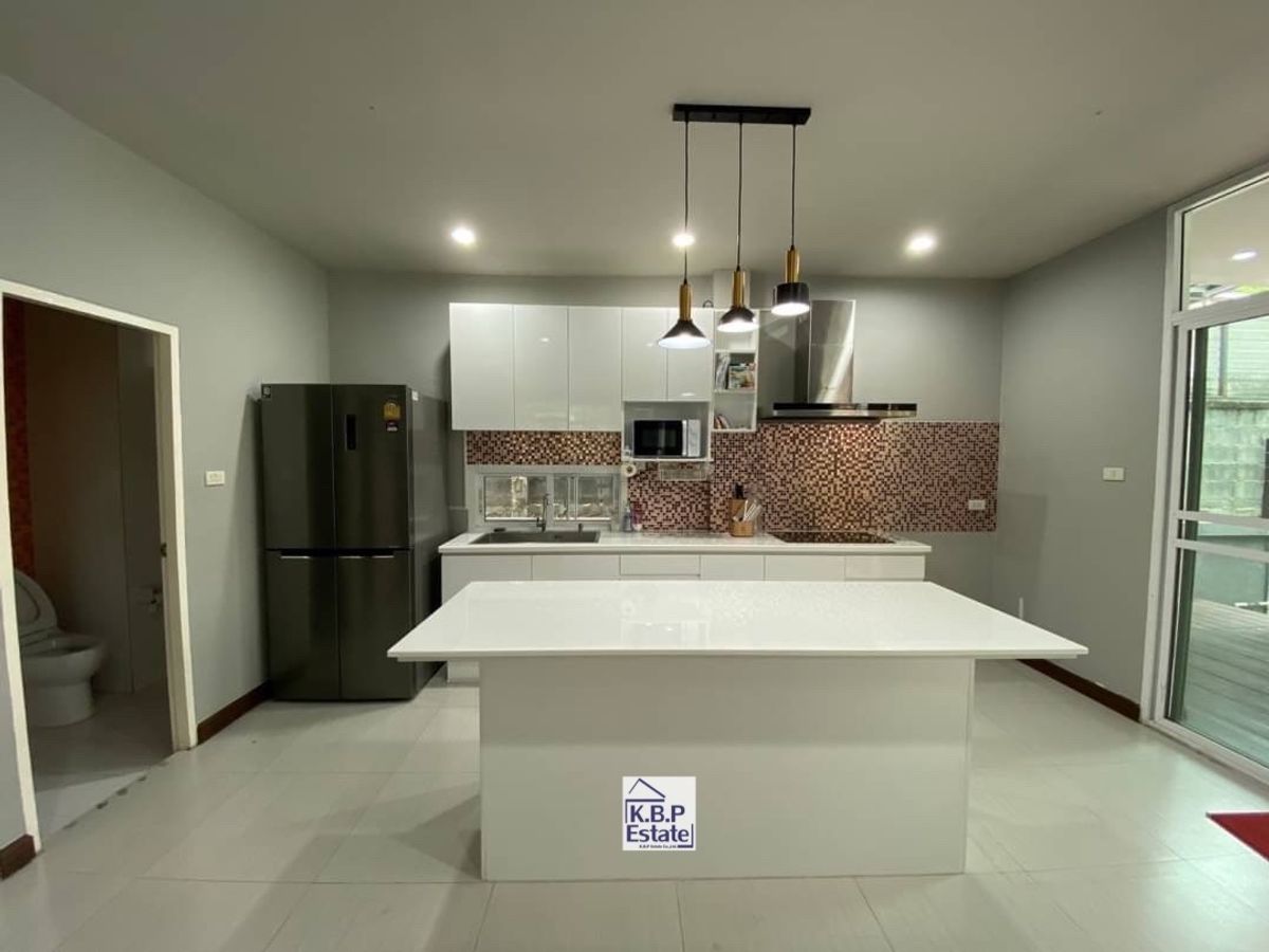 For RentTownhomeSukhumvit, Asoke, Thonglor : For RENT Single House Sukhumvit 49 (Thonglor Area) Fully Furniture Type 3 Beds 3 Baths +1MAID Room