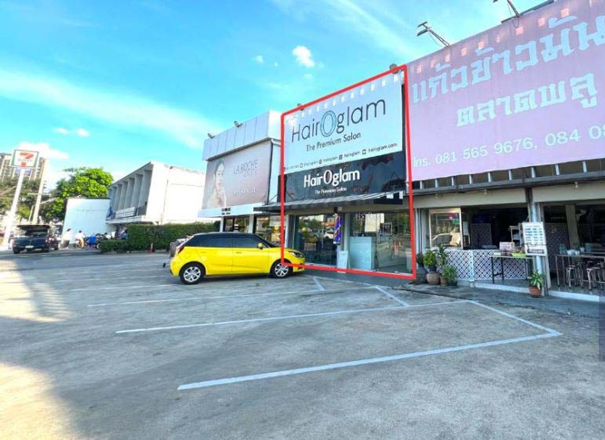 For RentShop HousePinklao, Charansanitwong : 2-storey commercial building, good location on the road for rent in the Pranok-Charan Sanitwong area, near MRT, just 400 meters.