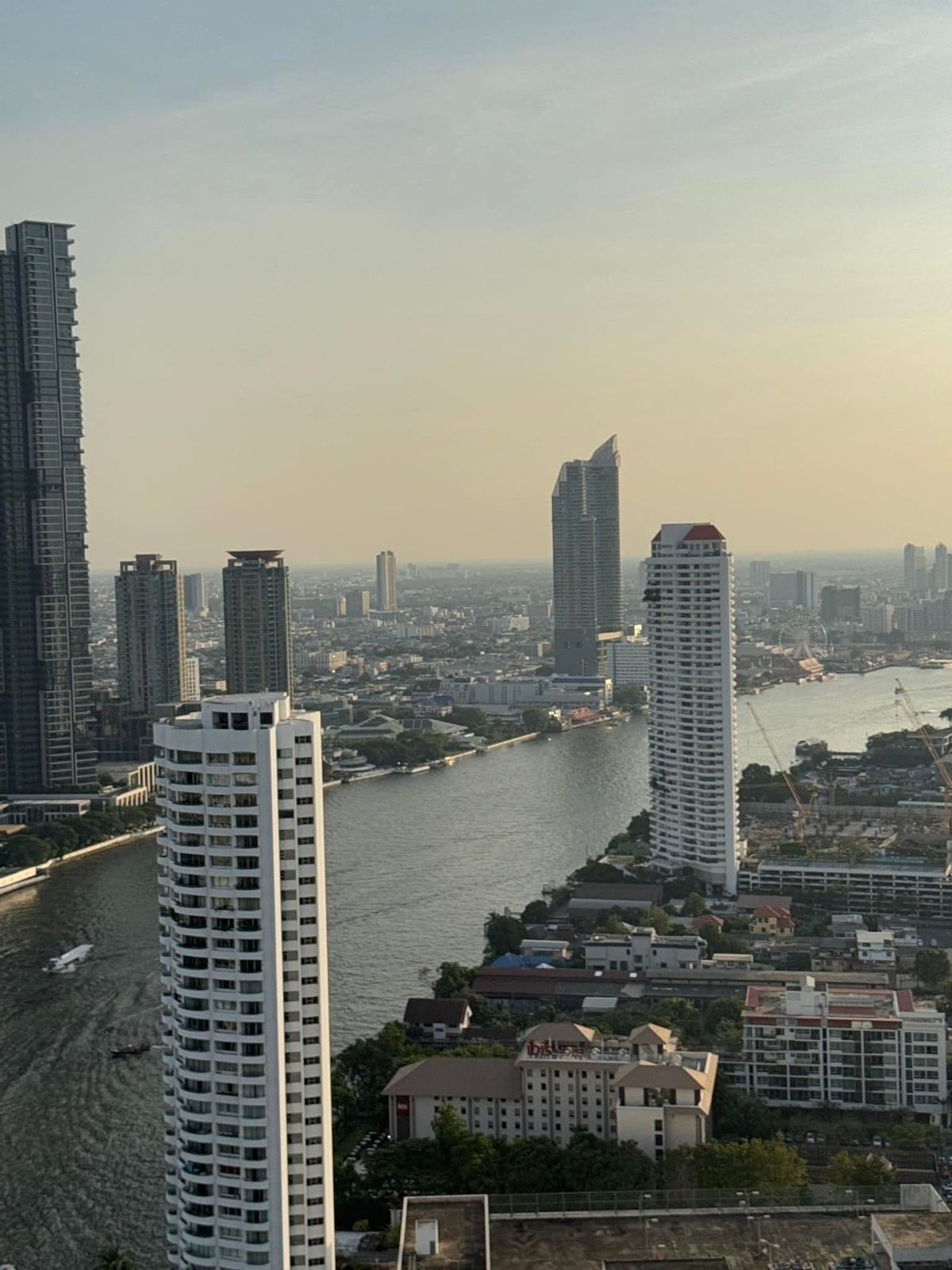 ให้เช่าคอนโดวงเวียนใหญ่ เจริญนคร : 📌For RENT เช่า | The River Condominium 2BR 2BT 1PD
(133 sqm) 120,000 🔥 Hot Deal 🔥