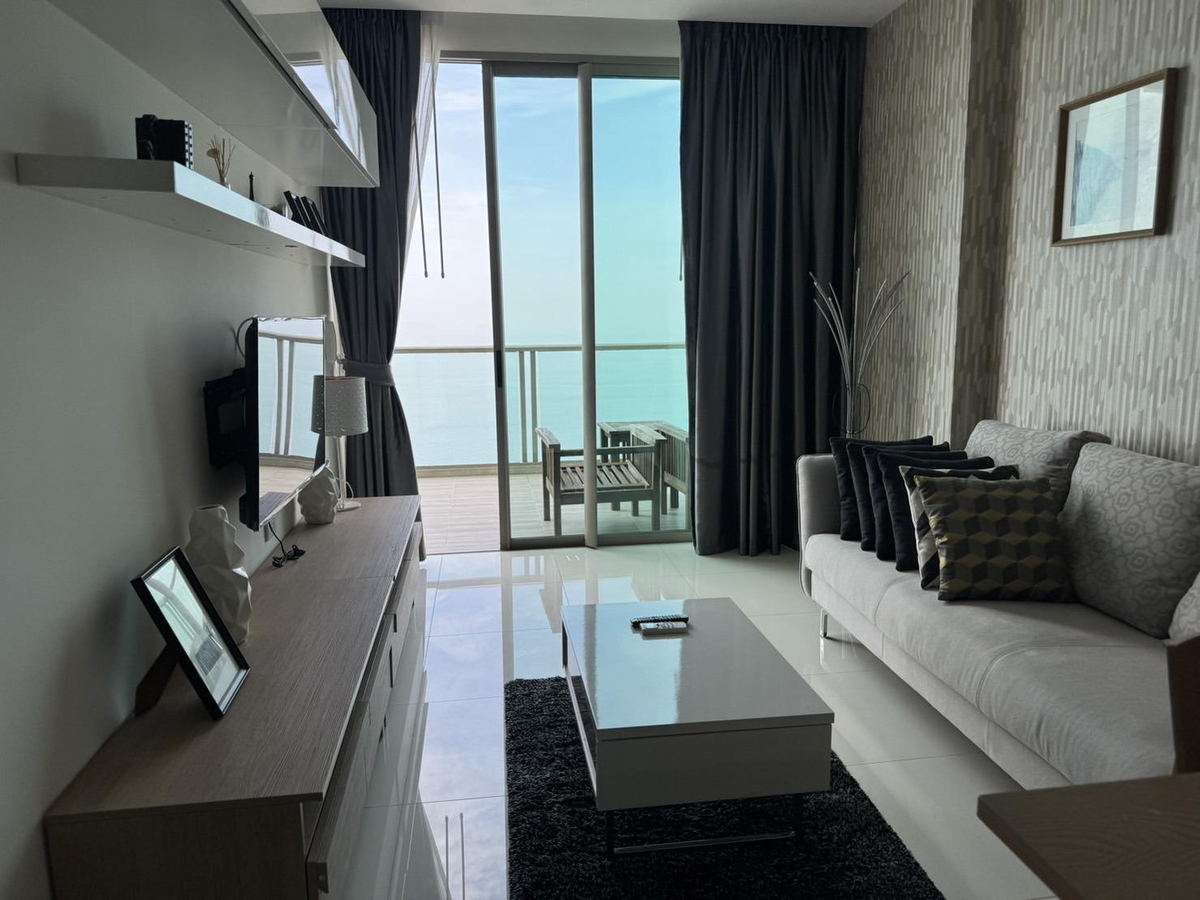 ขายคอนโดพัทยา บางแสน ชลบุรี สัตหีบ : For sale condo Riviera Wongamat 1 Beds corner type (S03-1989S)