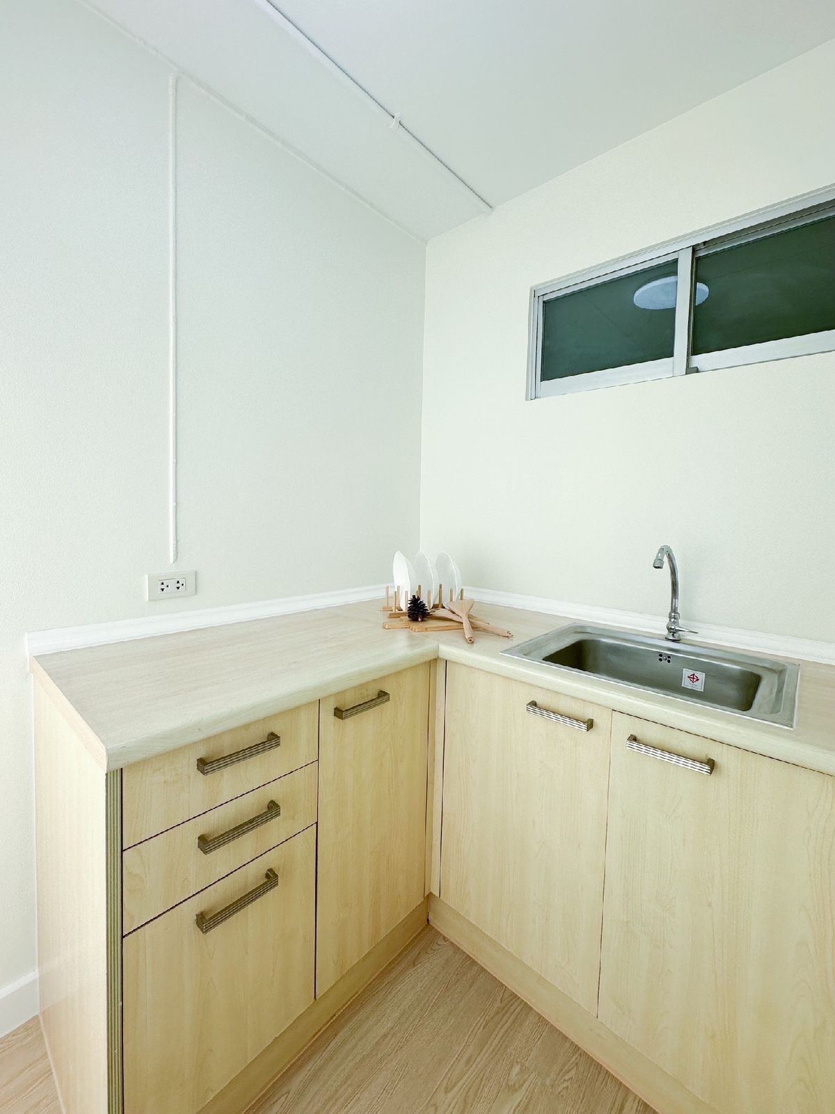 ขายคอนโดลาดพร้าว101 แฮปปี้แลนด์ : รีโนเวทใหม่ ย่านลาดพร้าว เดินทางสะดวก พร้อมอยู่