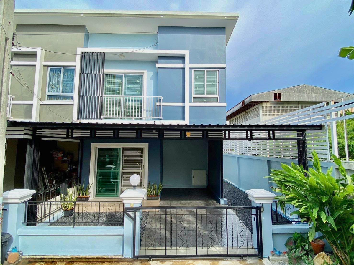 ขายทาวน์โฮมลาดกระบัง สุวรรณภูมิ : ขายด่วน  ม.นิรันดร์วิลล์ 12   บ้านมุม เนื้อที่ 26 ตารางวา  พร้อมอยู่