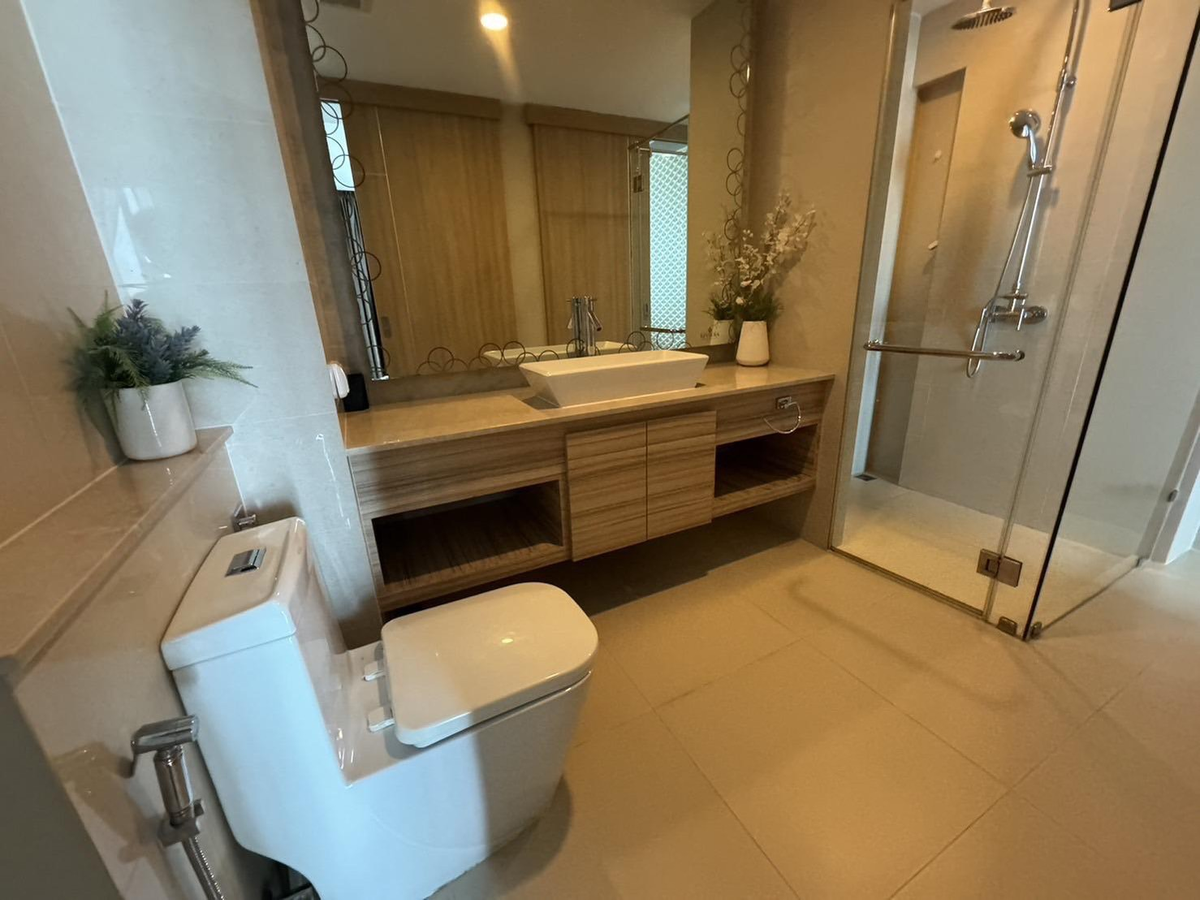 For SaleCondoPattaya, Bangsaen, Chonburi : For Sale Condo Riviera Wongamat 1 Beds Corner Type (S03-1989S)