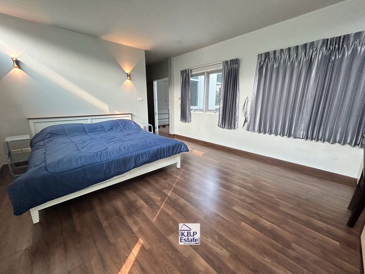 For RentTownhomeSukhumvit, Asoke, Thonglor : For RENT Single House Sukhumvit 49 (Thonglor Area) Fully Furniture Type 3 Beds 3 Baths +1MAID Room