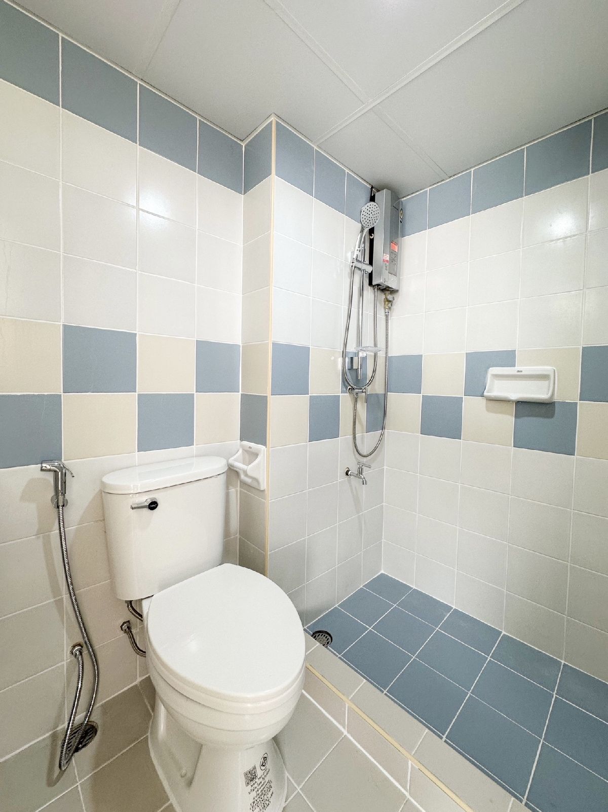 ขายคอนโดลาดพร้าว101 แฮปปี้แลนด์ : รีโนเวทใหม่ ย่านลาดพร้าว เดินทางสะดวก พร้อมอยู่