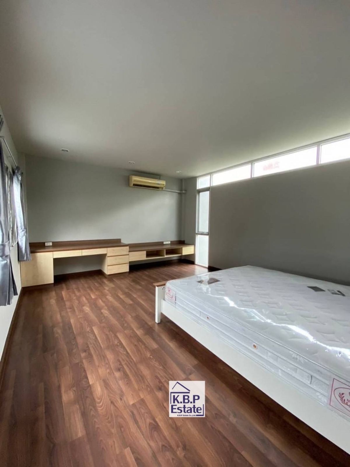 For RentTownhomeSukhumvit, Asoke, Thonglor : For RENT Single House Sukhumvit 49 (Thonglor Area) Fully Furniture Type 3 Beds 3 Baths +1MAID Room