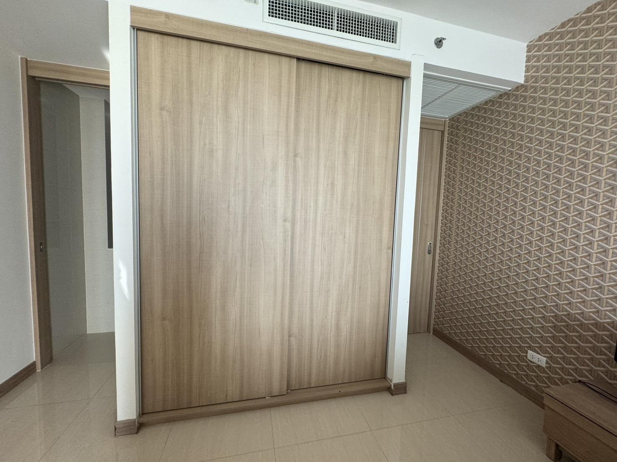 For SaleCondoPattaya, Bangsaen, Chonburi : For Sale Condo Riviera Wongamat 1 Beds Corner Type (S03-1989S)