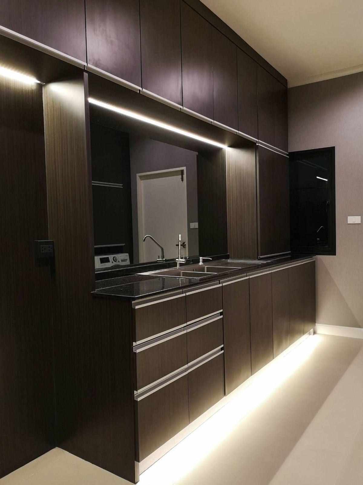 ขายบ้านลาดพร้าว101 แฮปปี้แลนด์ : 📢👇ขายบ้านเดี่ยว 3 ชั้น เดินทางสะดวกหลายเส้นทาง ใกล้โรงเรียนนานาชาติหลายแห่งใกล้สถานีรถไฟฟ้า ปากซอย ลาดพร้าว 101