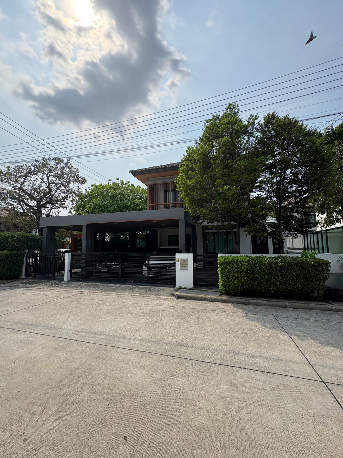 ขายบ้านบางนา แบริ่ง ลาซาล : ขายบ้านเดี่ยว พร้อมอยู่ ใกล้มอเตอร์เวย์ เมกาบางนา อาริยาโคโม่ พลีโน่