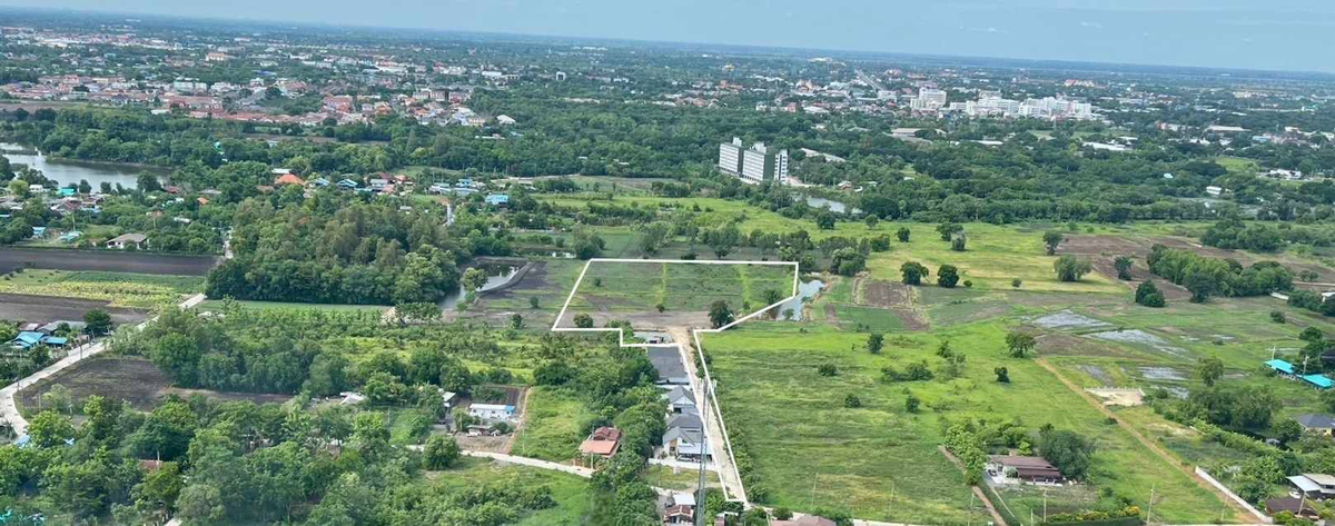 For SaleLandLop Buri : Selling very cheap !! Large plot of land 10 rai 45 sq.w., the gold location in the heart of Mueang Lop Buri District Near King Narai