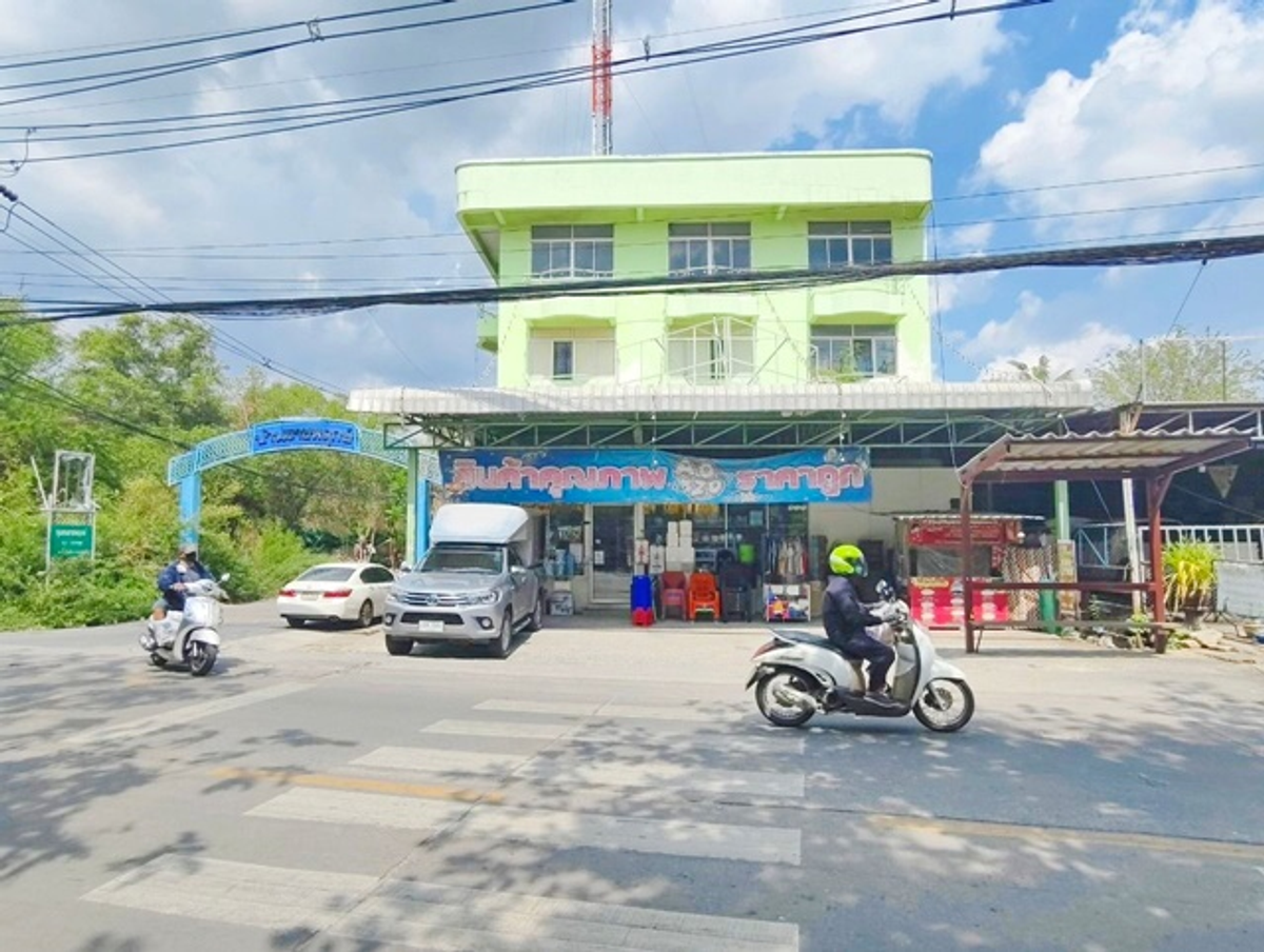 For RentShop HouseRattanathibet, Sanambinna : The cheapest price 6 beds, MRT Pak Kret 2.8 km. Bang said for rent, 3rd floor, 3 booths, 60 sq.w. 686 sq.m., next to the 8 water road.