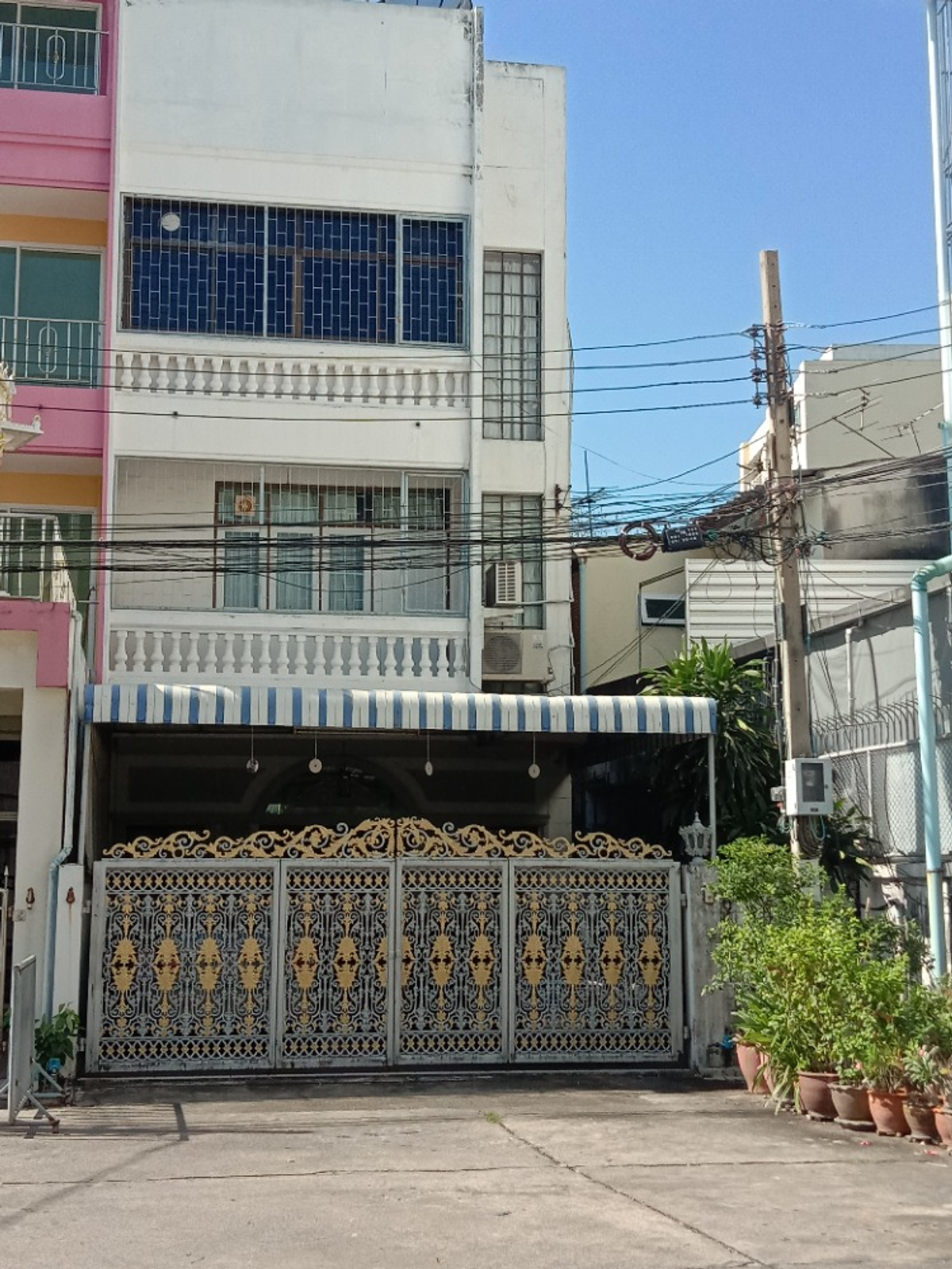 For RentTownhomeSathorn, Narathiwat : 3.5 floor townhome with beautiful decorative furniture for rent in Charoen Krung-Rama 3 Near Asia, The Riverfront, only 350 meters