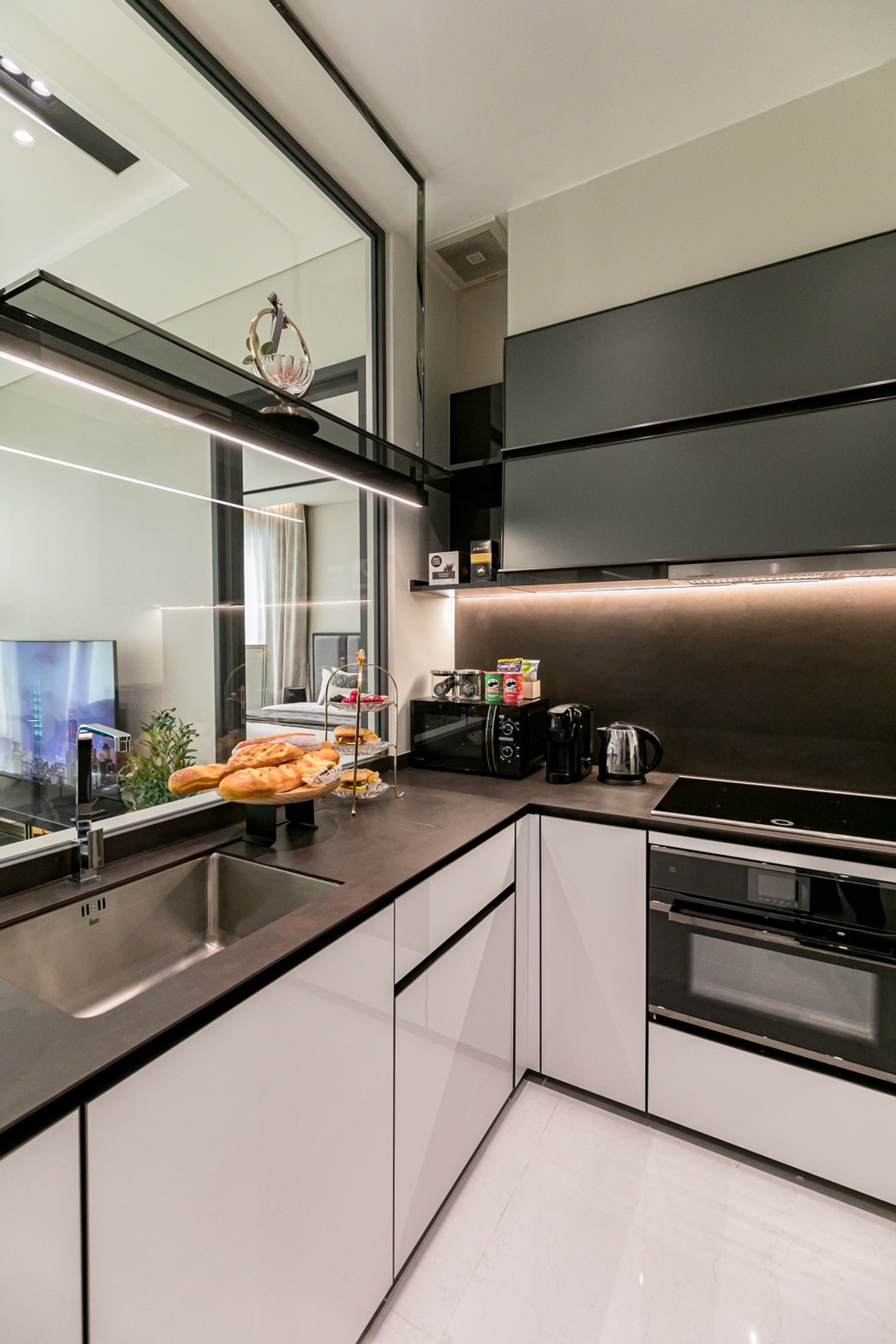 For SaleCondoSukhumvit, Asoke, Thonglor : Condo for sale The Bangkok Thonglor, Thong Lo, Soi 1, next to the Lak Thong Lo Road, near BTS Thonglor 600 meters, 95 sqm.