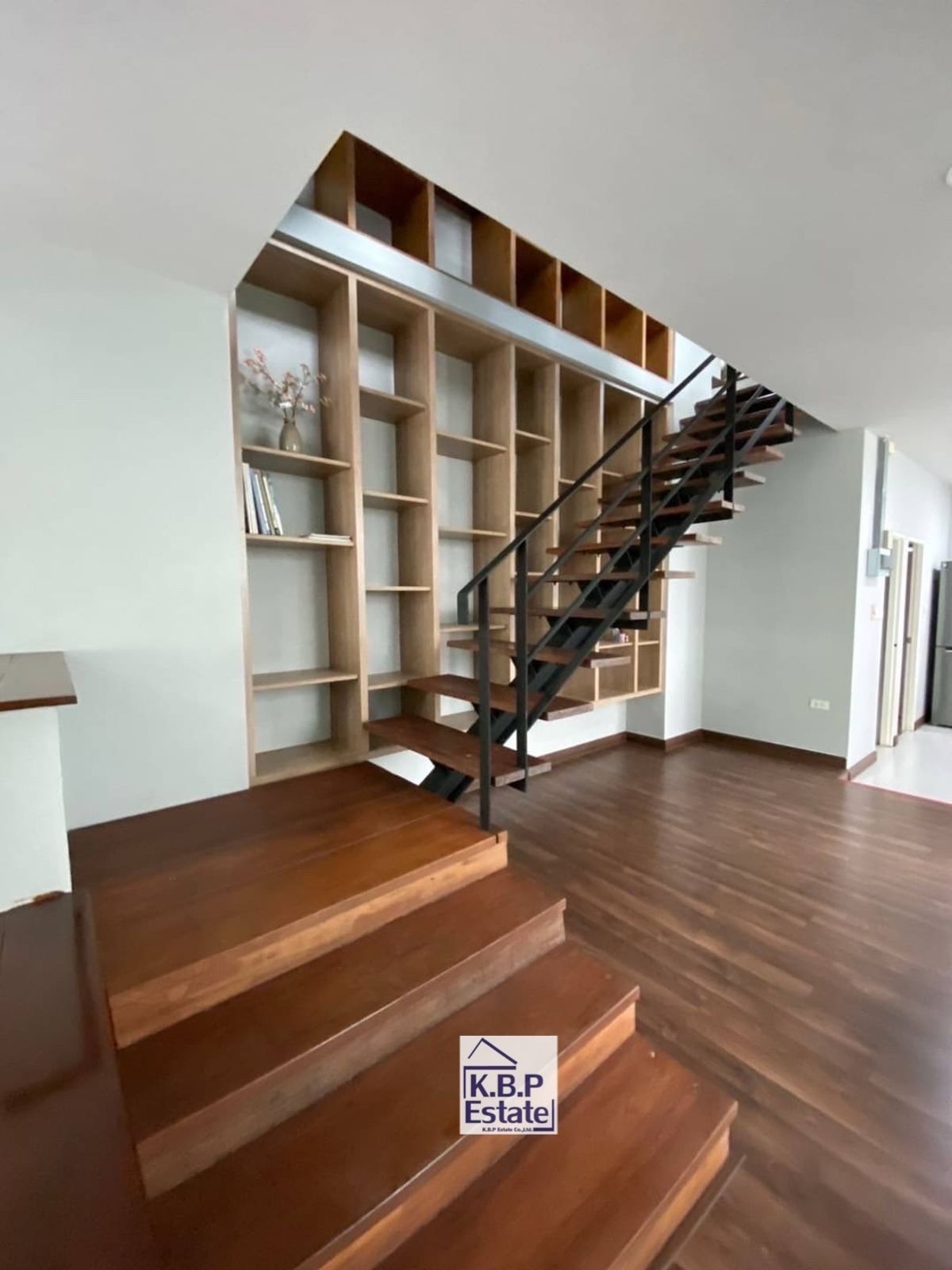 For RentTownhomeSukhumvit, Asoke, Thonglor : For RENT Single House Sukhumvit 49 (Thonglor Area) Fully Furniture Type 3 Beds 3 Baths +1MAID Room