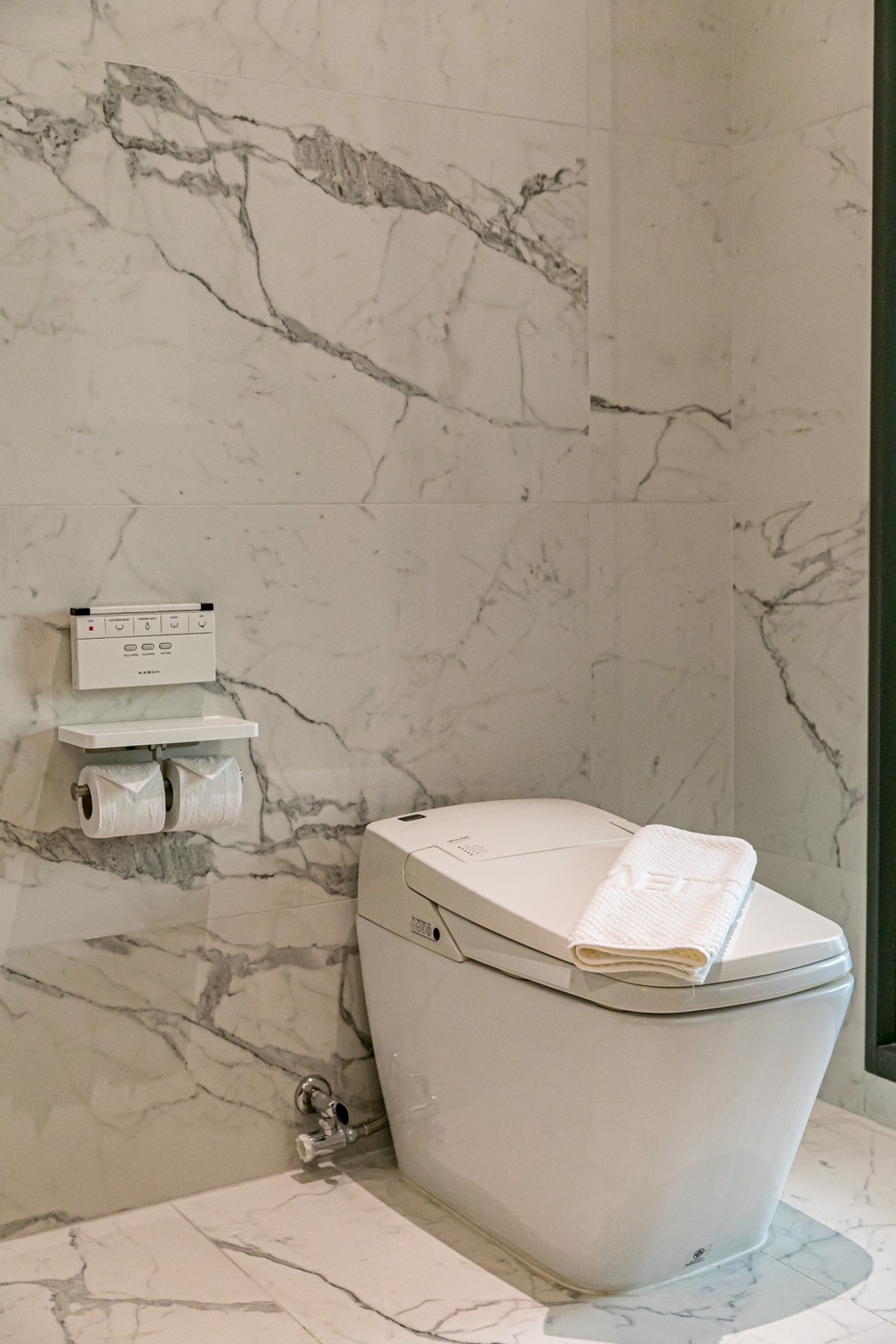 For SaleCondoSukhumvit, Asoke, Thonglor : Condo for sale The Bangkok Thonglor, Thong Lo, Soi 1, next to the Lak Thong Lo Road, near BTS Thonglor 600 meters, 95 sqm.