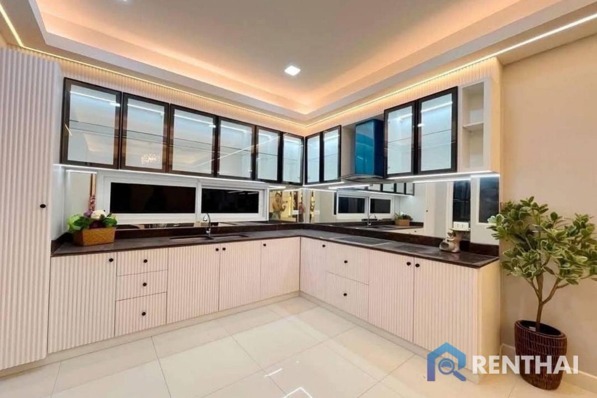 ขายบ้านพัทยา บางแสน ชลบุรี สัตหีบ : สำหรับ ขาย บ้าน 5 ห้องนอน ที่ หนองปรือ