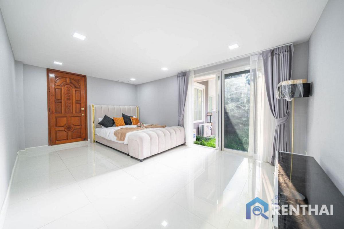 ขายบ้านพัทยา บางแสน ชลบุรี สัตหีบ : สำหรับ ขาย บ้าน 5 ห้องนอน ที่ หนองปรือ