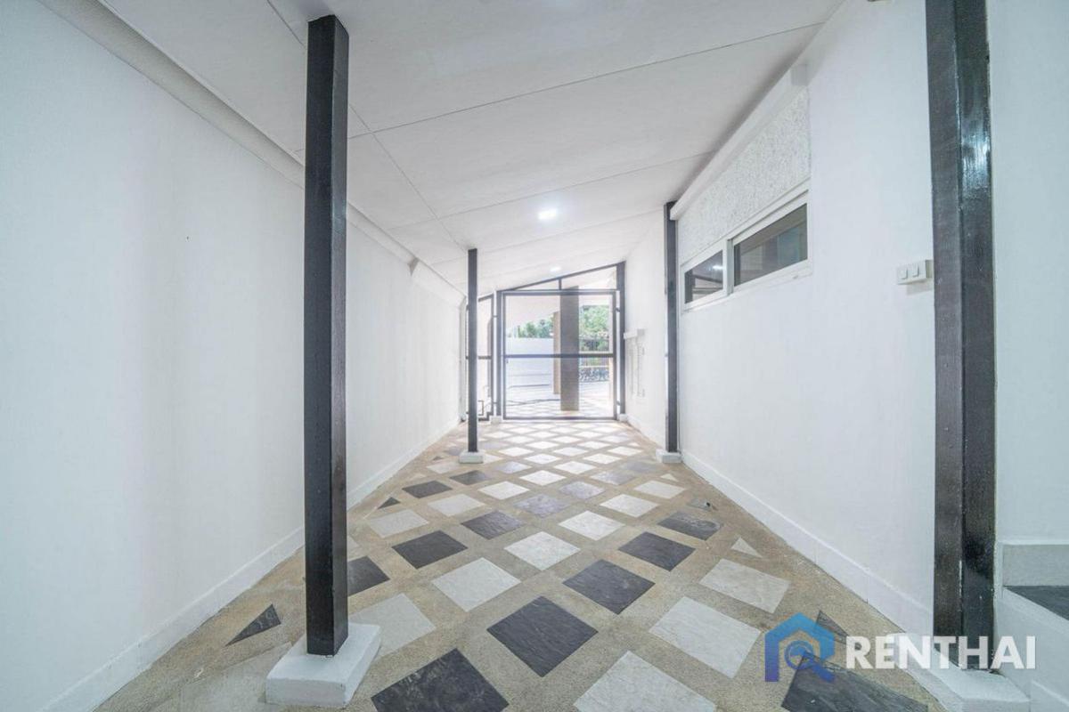 ขายบ้านพัทยา บางแสน ชลบุรี สัตหีบ : สำหรับ ขาย บ้าน 5 ห้องนอน ที่ หนองปรือ