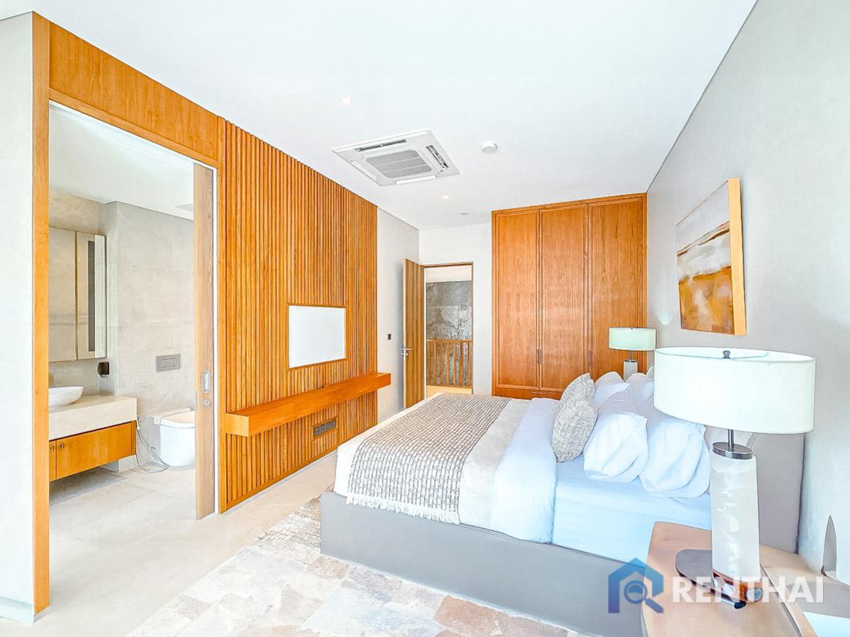 For SaleHousePhuket : Luxury Beachfront Villa in Phuket