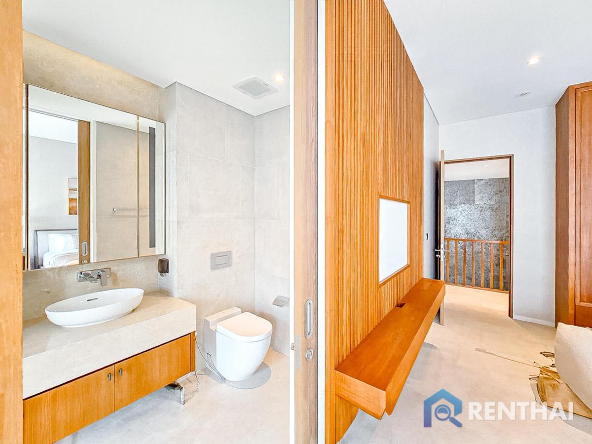 For SaleHousePhuket : Luxury Beachfront Villa in Phuket