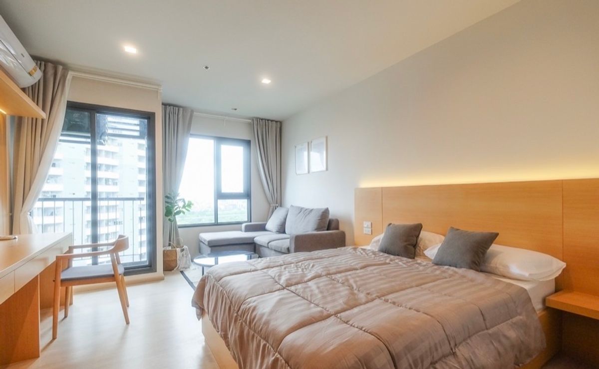 For RentCondoWitthayu, Chidlom, Langsuan, Ploenchit : ✅ Life One Wireless 💖1 Bed is beautifully decorated.