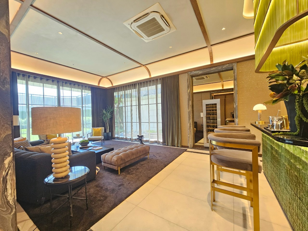 ขายบ้านเกษตร นวมินทร์ ลาดปลาเค้า : ขายบ้าน Pool Villa Smyth’s(สมิทธ์) เกษตร-นวมินทร์ ขนาด 816 Sq.m 4 bed 7 bath พิเศษเพียง 120 MB  ติดต่อ 086-795-9997 