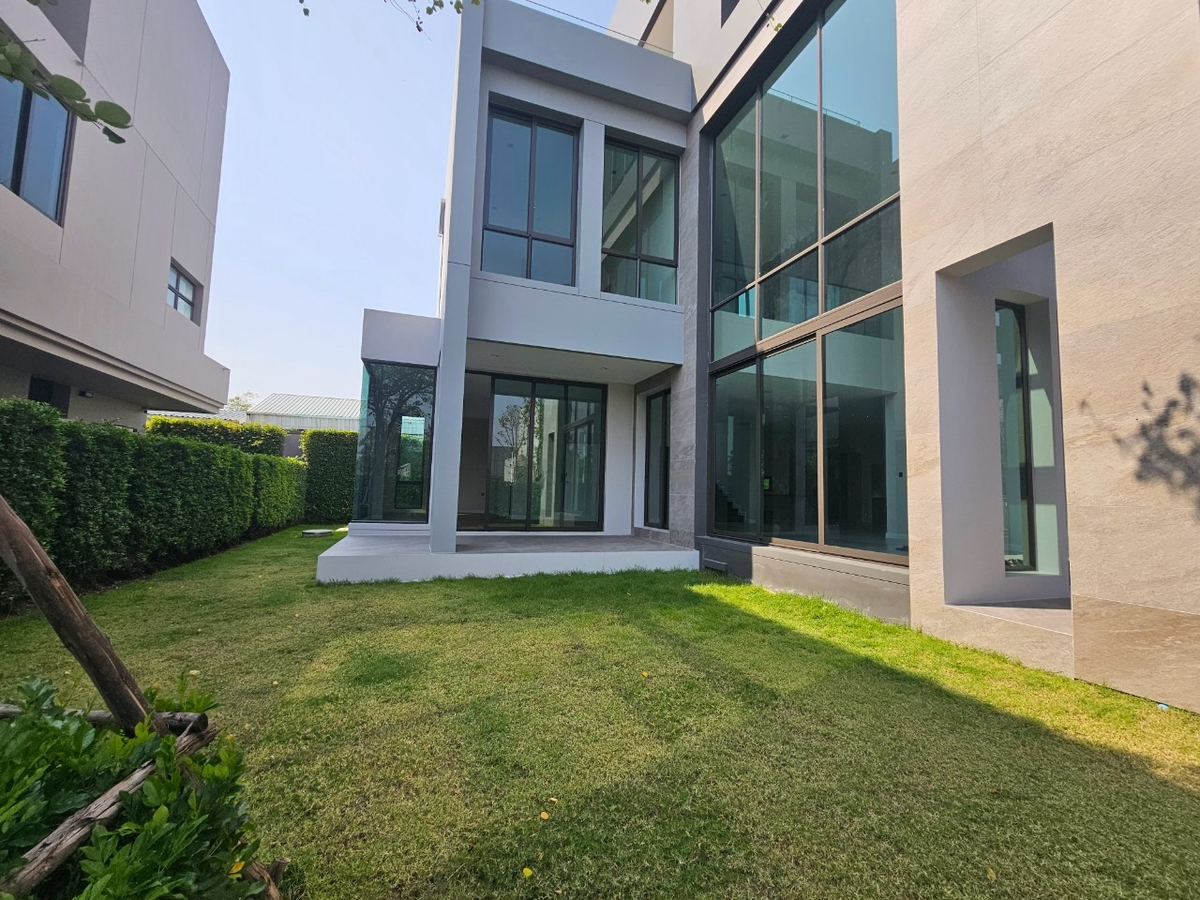 For SaleHouseLadkrabang, Suwannaphum Airport : New Modern House for Sale @ Grand Bangkok Boulevard Yard Bangna 55.9 MB*