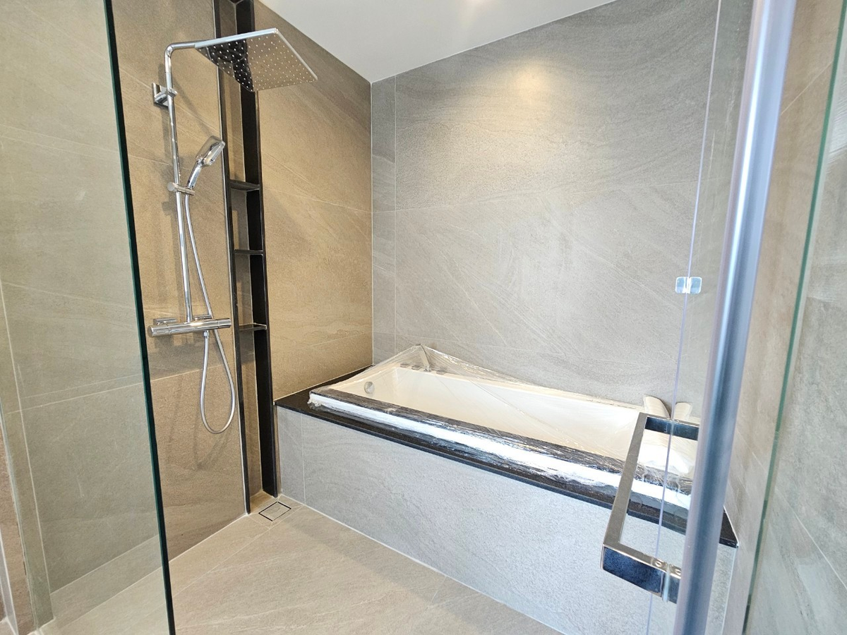 For SaleHouseLadkrabang, Suwannaphum Airport : Grand Bangkok Boulevadyard Bangna, 3 -storey detached house with transfer 55.9 million