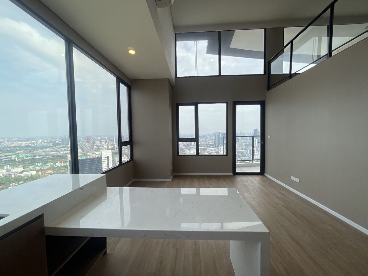 ขายคอนโดพระราม 9 เพชรบุรีตัดใหม่ RCA : HOT DEAL SIAMESE RAMA9 LANDMARK Corner room in LOFT STYLE 72sq.m 2 Bedrooms 2Bathroom with bathtub CALL 064-932-4645 KEn