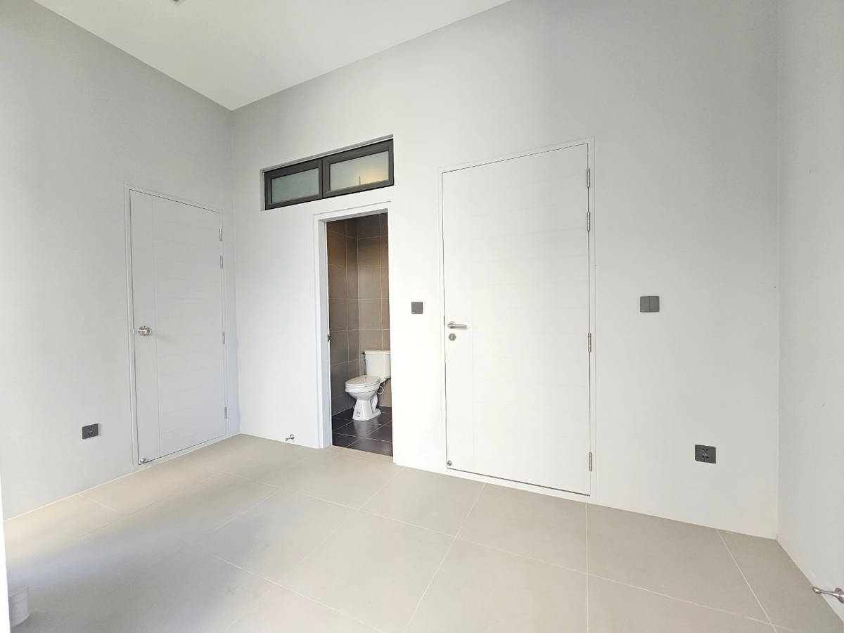 For SaleHouseLadkrabang, Suwannaphum Airport : New Modern House for Sale @ Grand Bangkok Boulevard Yard Bangna 55.9 MB*