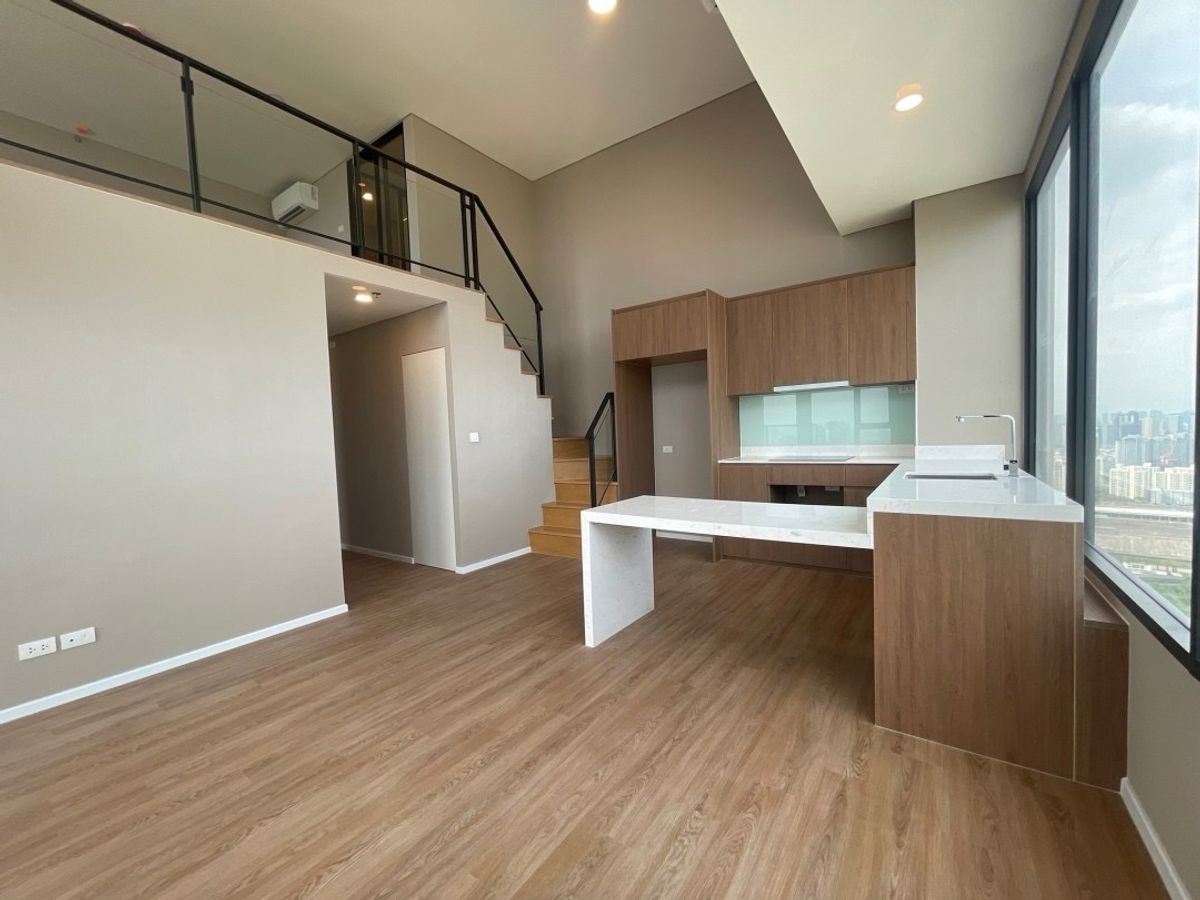 For SaleCondoRama9, Petchburi, RCA : Selling 2 bedrooms, 2 water, good price 9.49 MB, high class, convenient to travel near the expressway. Interested contact 0808144488.