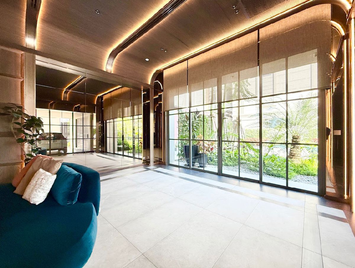 ขายบ้านเกษตร นวมินทร์ ลาดปลาเค้า : ขายบ้าน Smyth’s เกตร นวมินทร์  ขนาด 816 Sq.m 4 bed 7 bath พิเศษเพียง 120 MB ติดต่อ 086-795-9997 (จิมมี่)